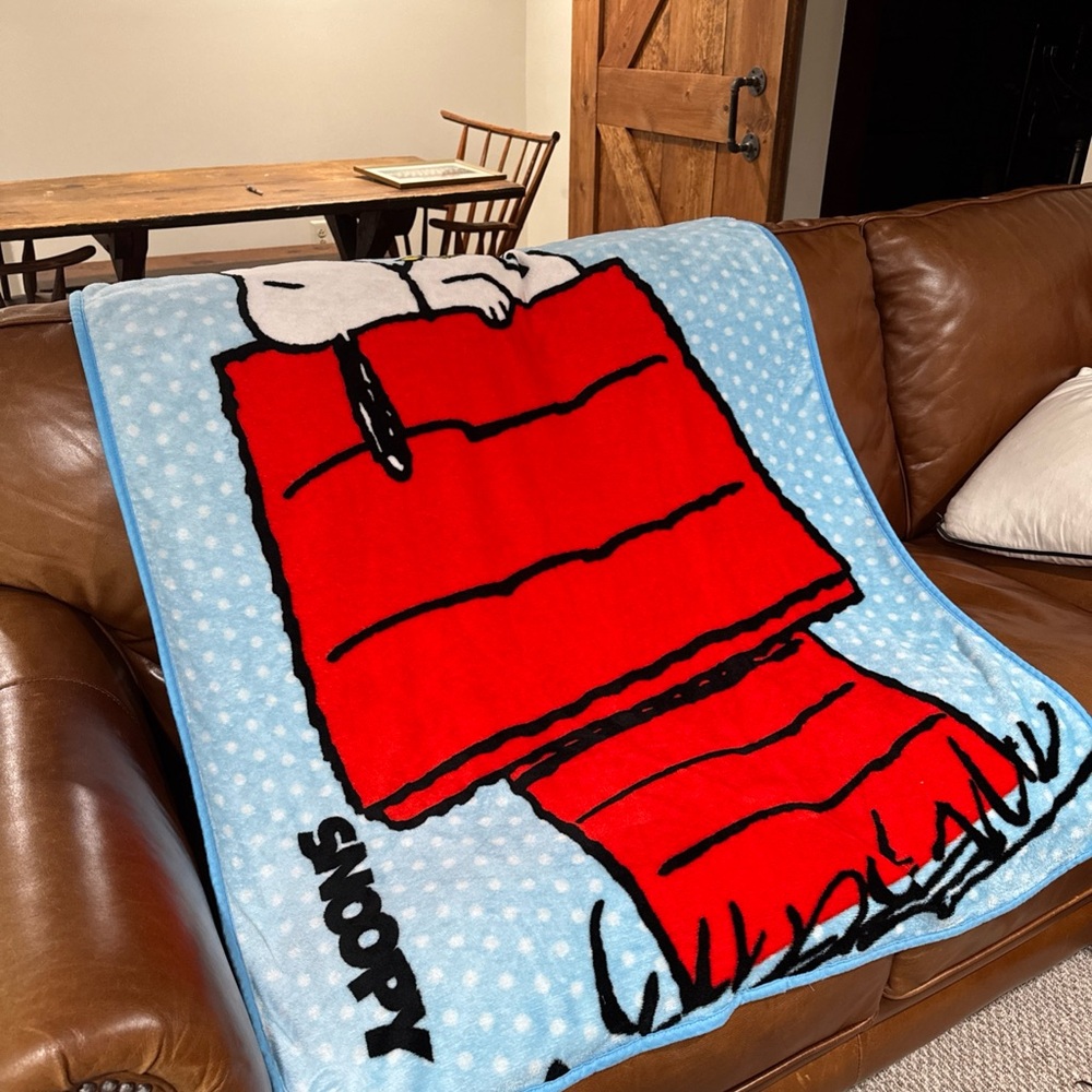 Peanuts Snoopy Red Doghouse Throw Blanket with Light Blue Polka Dot Background